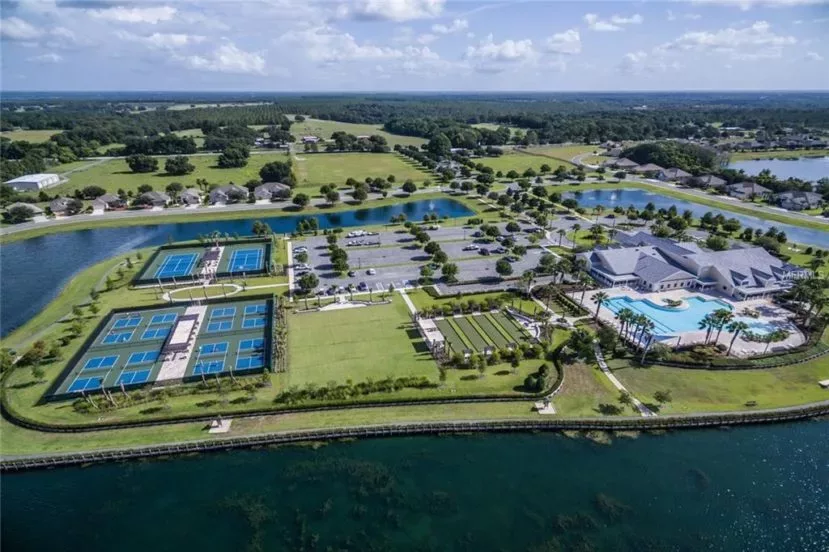 Lakes of Mount Dora community