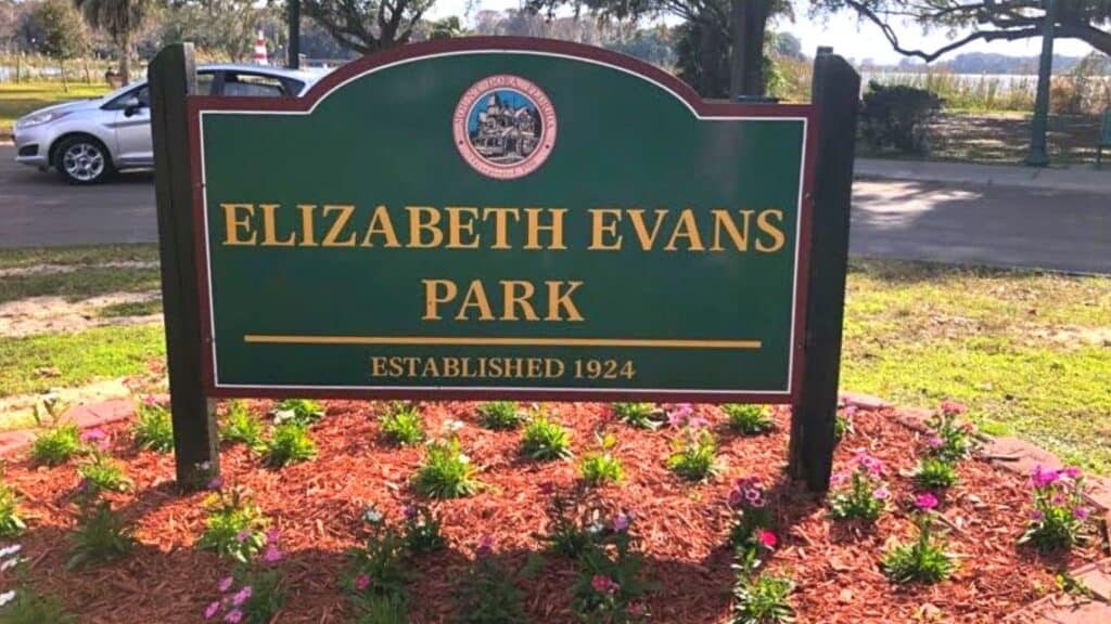 Wooton Park Life in Lake