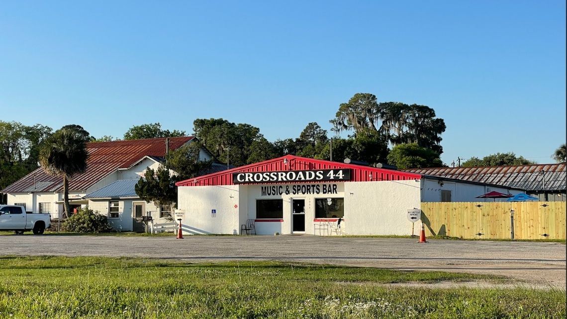 Crossroads 44 Music & Sports Bar - Life in Lake