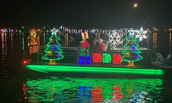Leesburg Christmas on the Water